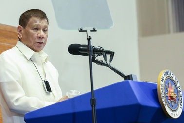 Ông Duterte nhờ Trung Quốc giúp đỡ vắc xin Covid-19