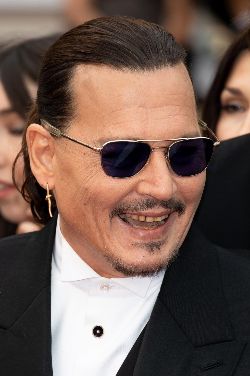 Johnny Depp's weird hobby: Must have yellow, crooked teeth - 2