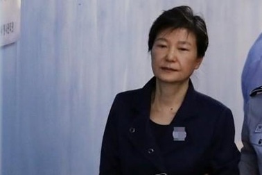 Cựu Tổng thống Hàn Quốc đối mặt 35 năm tù vì cáo buộc tham nhũng