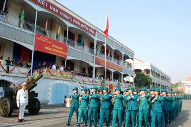 Bí thư Đinh La Thăng dự lễ ra quân huấn luyện năm 2016