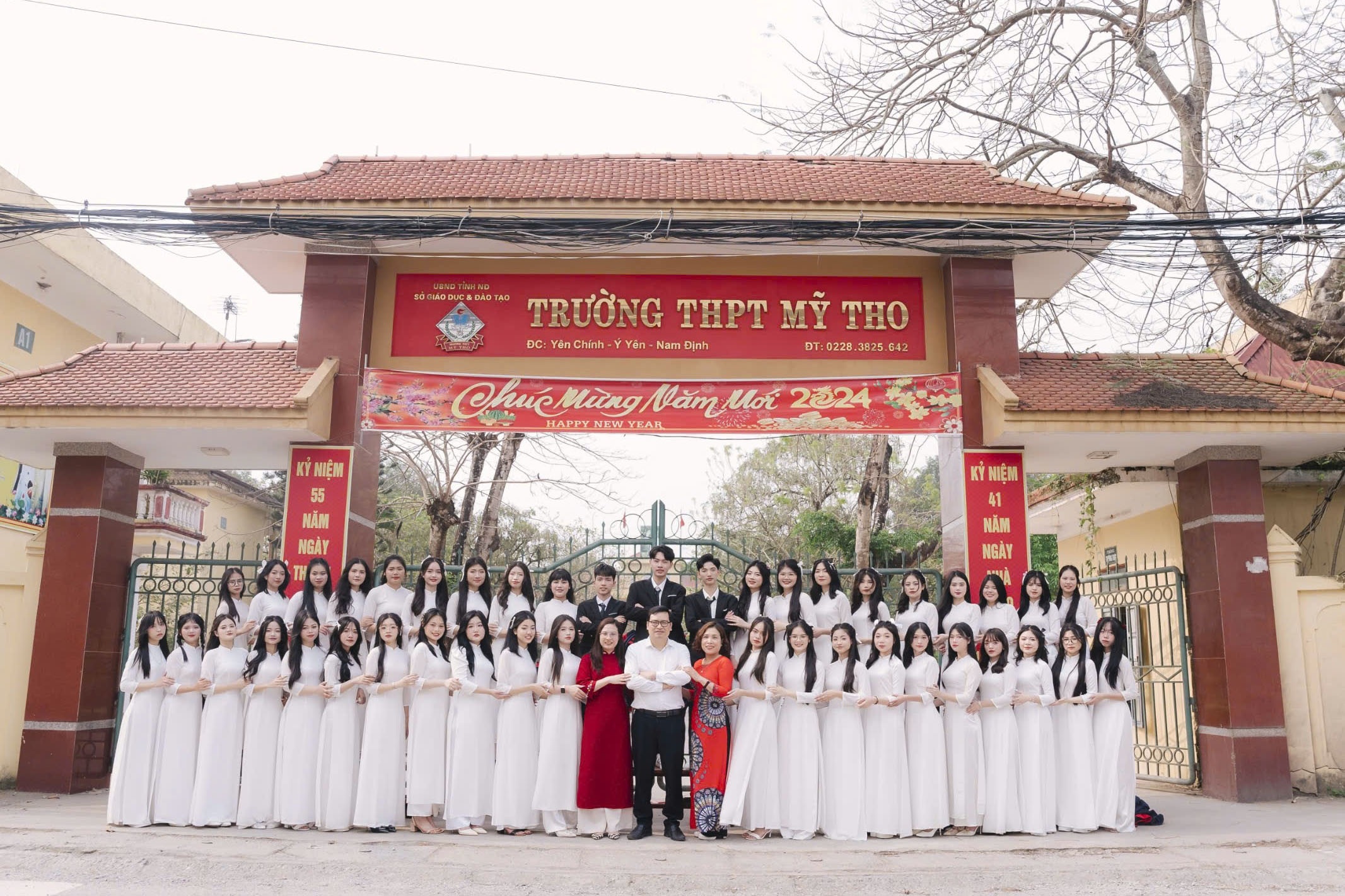 ថ្នាក់មួយនៅ Nam Dinh មានសិស្ស 100% ទទួលបានពិន្ទុ 9 ឬខ្ពស់ជាងនេះក្នុងអក្សរសិល្ប៍ - 1 Một lớp học ở Nam Định có 100% học sinh đạt 9 điểm trở lên môn văn - 1