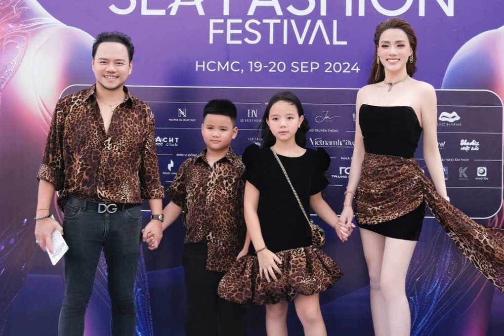 Chồng con ủng hộ Trang Nhung trong lần tái xuất sàn diễn sau 12 năm - 9 Chồng con ủng hộ Trang Nhung trong lần tái xuất sàn diễn sau 12 năm - 9