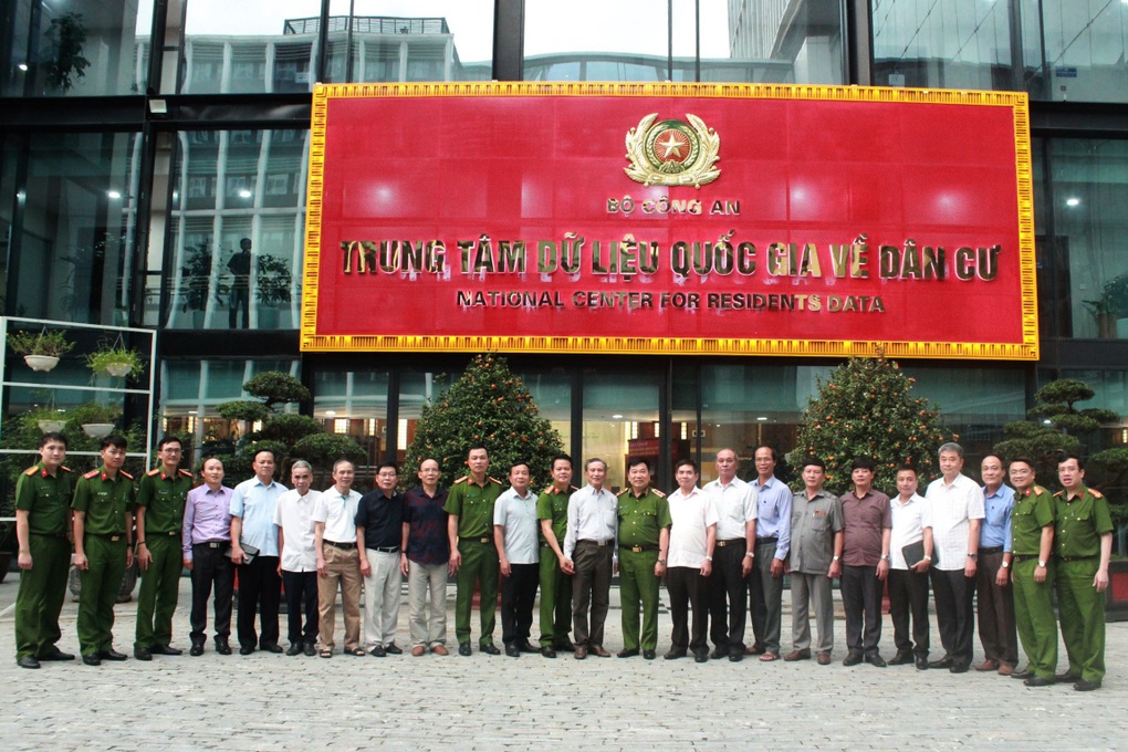Trung tâm Dữ liệu quốc gia về dân cư tổ chức gặp mặt nhân ngày truyền thống - 1 Trung tâm Dữ liệu quốc gia về dân cư tổ chức gặp mặt nhân ngày truyền thống - 1
