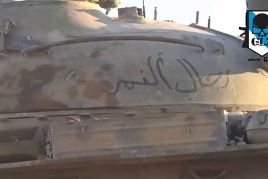 Nga oanh kích dữ dội, Syria đánh lui IS sân bay T4