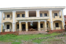 Thực hư trường học bỏ hoang!