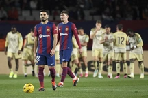 Hòa thất vọng đối thủ yếu, Barcelona kém Real Madrid đến 10 điểm