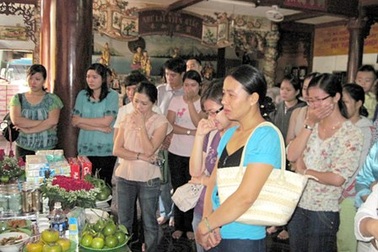 Tuần thất thứ 6: Khóe mắt lại cay khi nghe bài hát “Phút cuối bên con” 