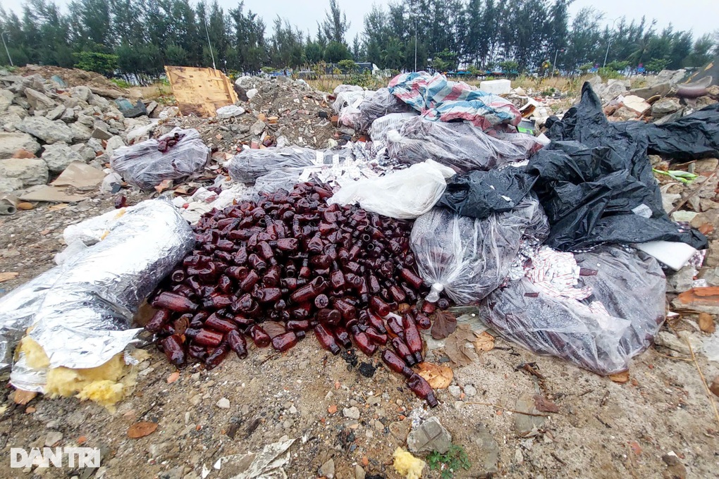 Lượng lớn thuốc bị vứt ở Đà Nẵng: Thuốc tiêu hủy, đã xé bao bì và ngâm nước - 2