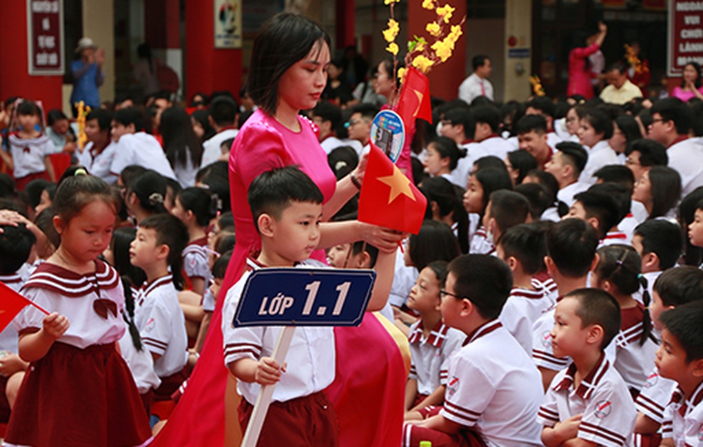 Hiệu trưởng ở TPHCM tiết lộ lương giáo viên cao nhất 60 triệu đồng - 2 Hiệu trưởng ở TPHCM tiết lộ lương giáo viên cao nhất 60 triệu đồng - 2