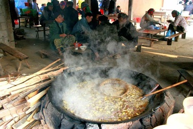 Lên vùng cao nếm thử món lẩu dân tộc “độc nhất vô nhị” ở Việt Nam