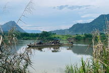 Đi bắt hến cùng gia đình ở sông, bé trai 14 tuổi đuối nước thương tâm