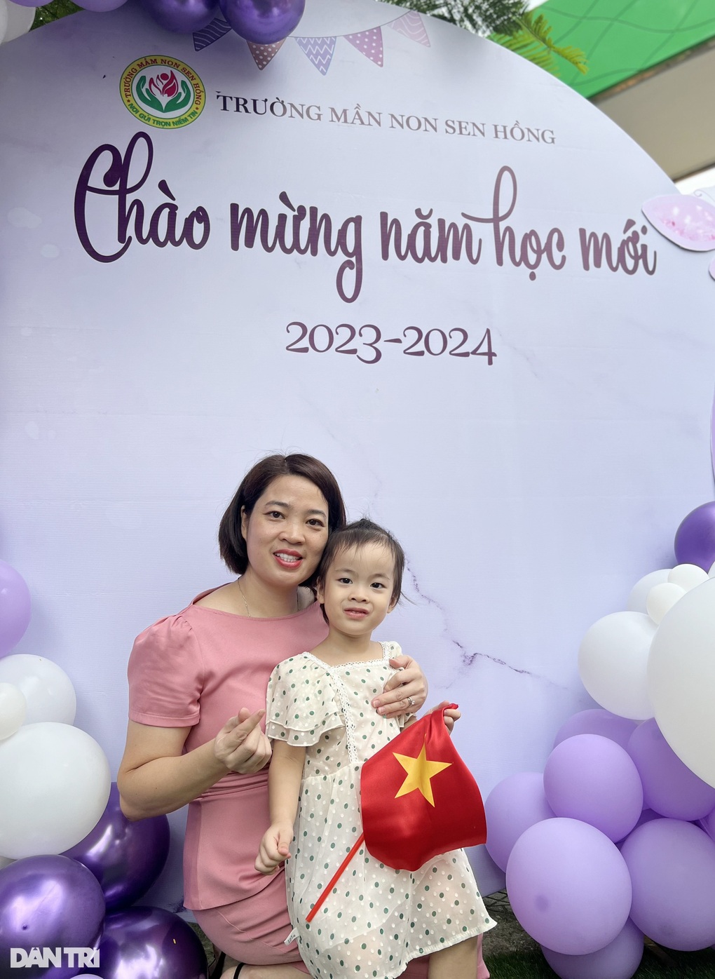 Biểu cảm đáng yêu của các bé mầm non ngày khai trường - 8 Biểu cảm đáng yêu của các bé mầm non ngày khai trường - 8