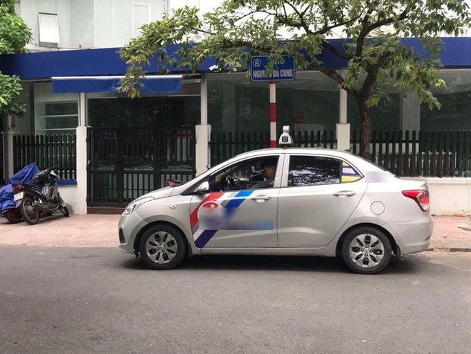 Tài xế taxi chẳng nhàn như người ta nghĩ: Ăn nghỉ vạ vật dưới trời nắng nóng khiến nhiều người bị shock nhiệt, ảnh hưởng đến sức khỏe mà thu nhập chẳng đáng là bao - Ảnh 6.