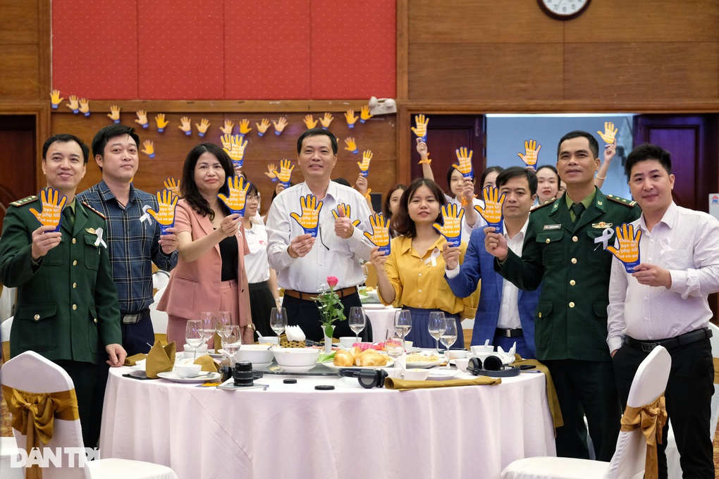 Nhiều phụ nữ bị chồng bạo lực tự tử, được cứu nhưng thương tổn đến hết đời - 2 Nhiều phụ nữ bị chồng bạo lực tự tử, được cứu nhưng thương tổn đến hết đời - 2