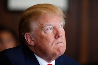 Ông Trump từ bỏ sắc lệnh di trú gây tranh cãi