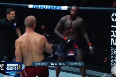 Todorovic có chiến thắng thứ 10 liên tiếp ở UFC