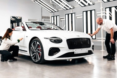 Lợi nhuận sụt giảm, Bentley xác nhận sẽ ra mắt xe hybrid sạc điện rẻ hơn