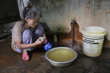 Hàng trăm hộ dân khốn khổ "khát thèm" nước sạch