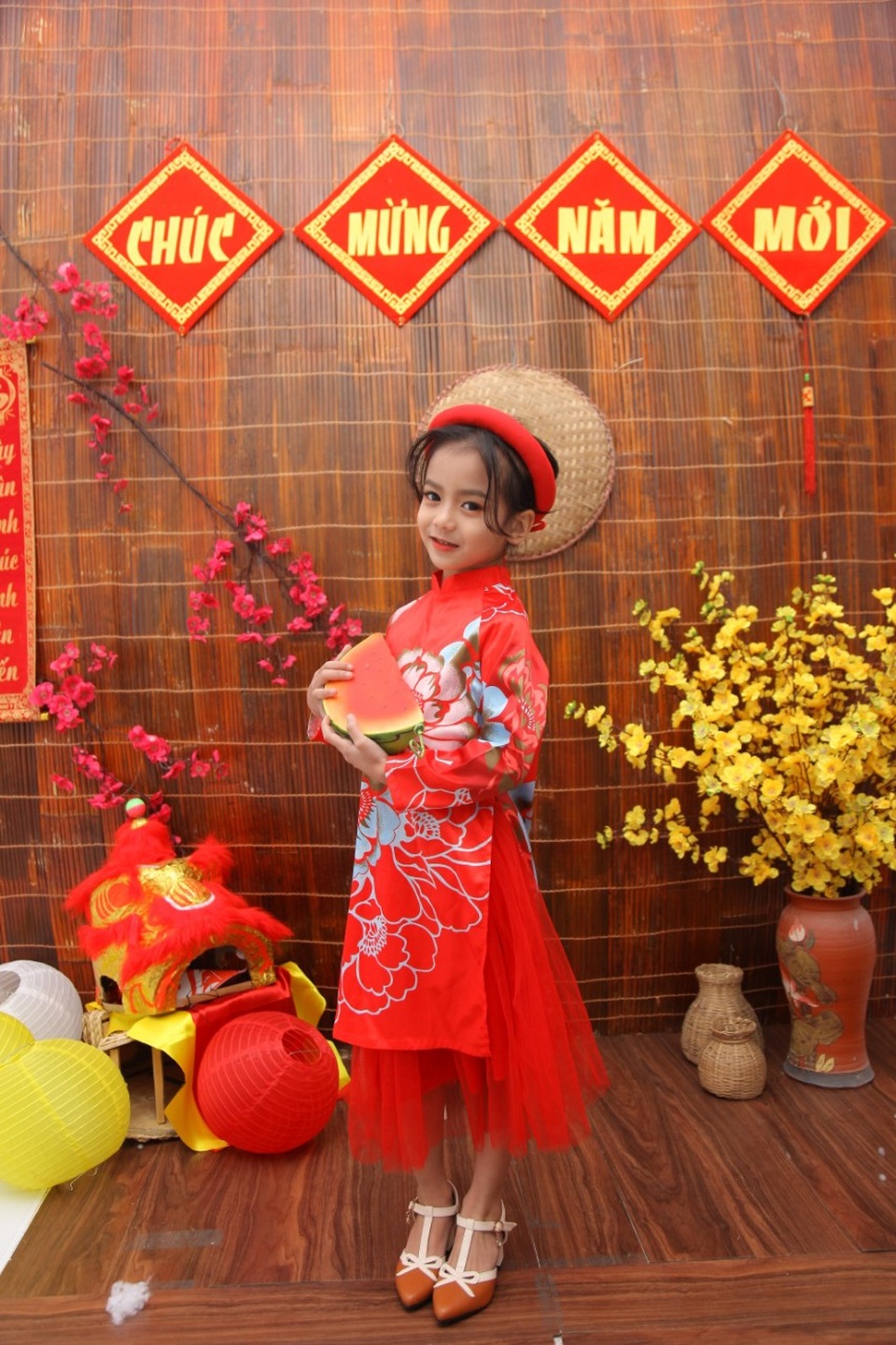 Sắc đỏ bé chọn - 1 Sắc đỏ bé chọn - 1