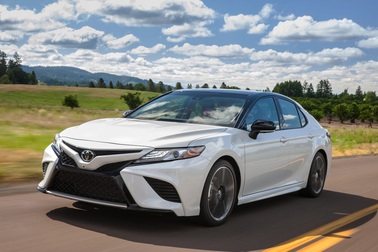 Toyota triệu hồi 2 triệu xe vì bơm xăng chết đột ngột