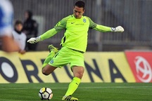 Filip Nguyễn chưa thể nhập tịch, HLV Park Hang Seo vẫn tin ở Văn Lâm