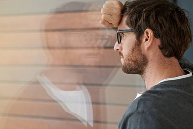 Mẹ tôi dặn “yêu ai cũng được nhưng đừng lấy vợ nghèo”