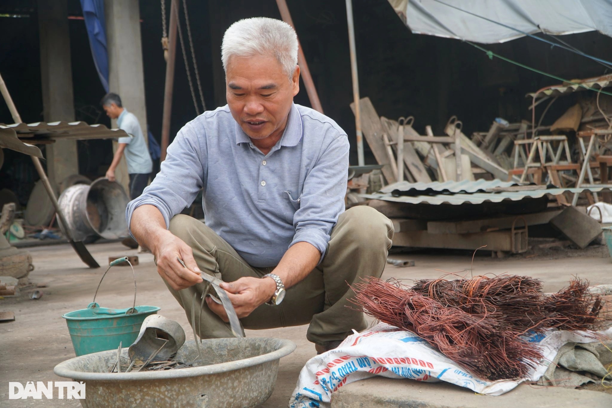 Hàng nghìn người dân góp đồng đúc bức tượng Bác Hồ đầu tiên ở Thanh Hóa - 4 Hàng nghìn người dân góp đồng đúc bức tượng Bác Hồ đầu tiên ở Thanh Hóa - 4