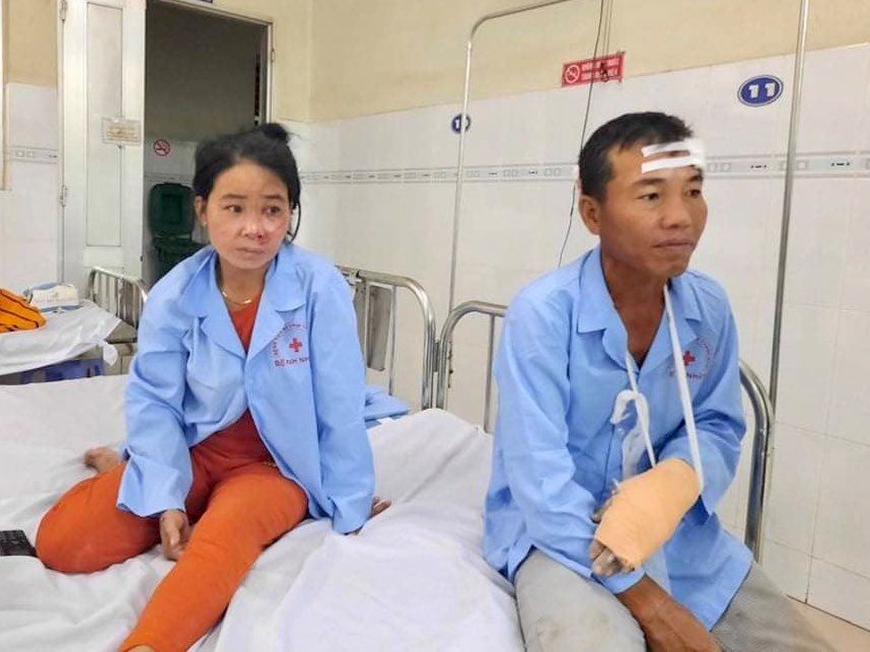 Bé gái bàng hoàng chứng kiến mẹ bị bức tường khổng lồ đổ vùi lấp - 4 Bé gái bàng hoàng chứng kiến mẹ bị bức tường khổng lồ đổ vùi lấp - 4