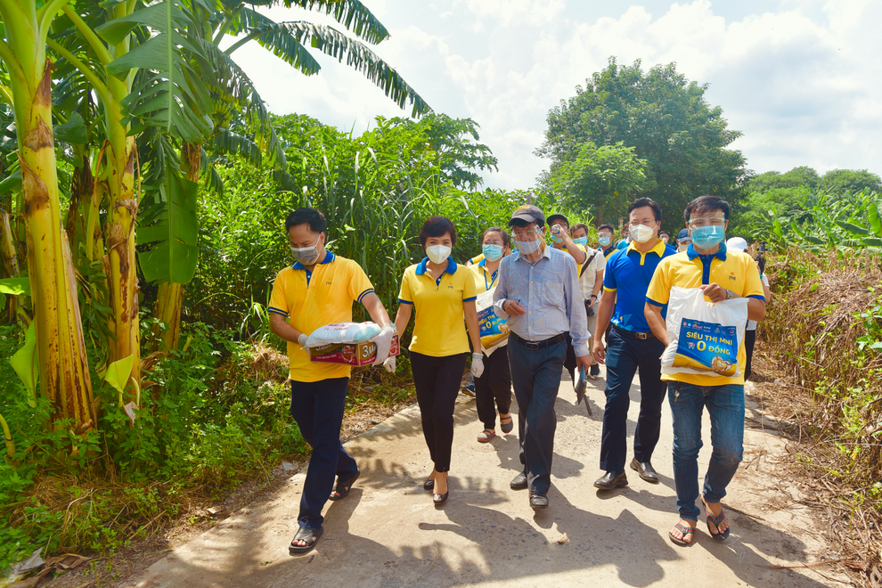 PNJ - doanh nghiệp tiêu biểu trong hoạt động lan tỏa niềm tin đến cộng đồng giữa bão Covid - 2 PNJ - doanh nghiệp tiêu biểu trong hoạt động lan tỏa niềm tin đến cộng đồng giữa bão Covid - 2