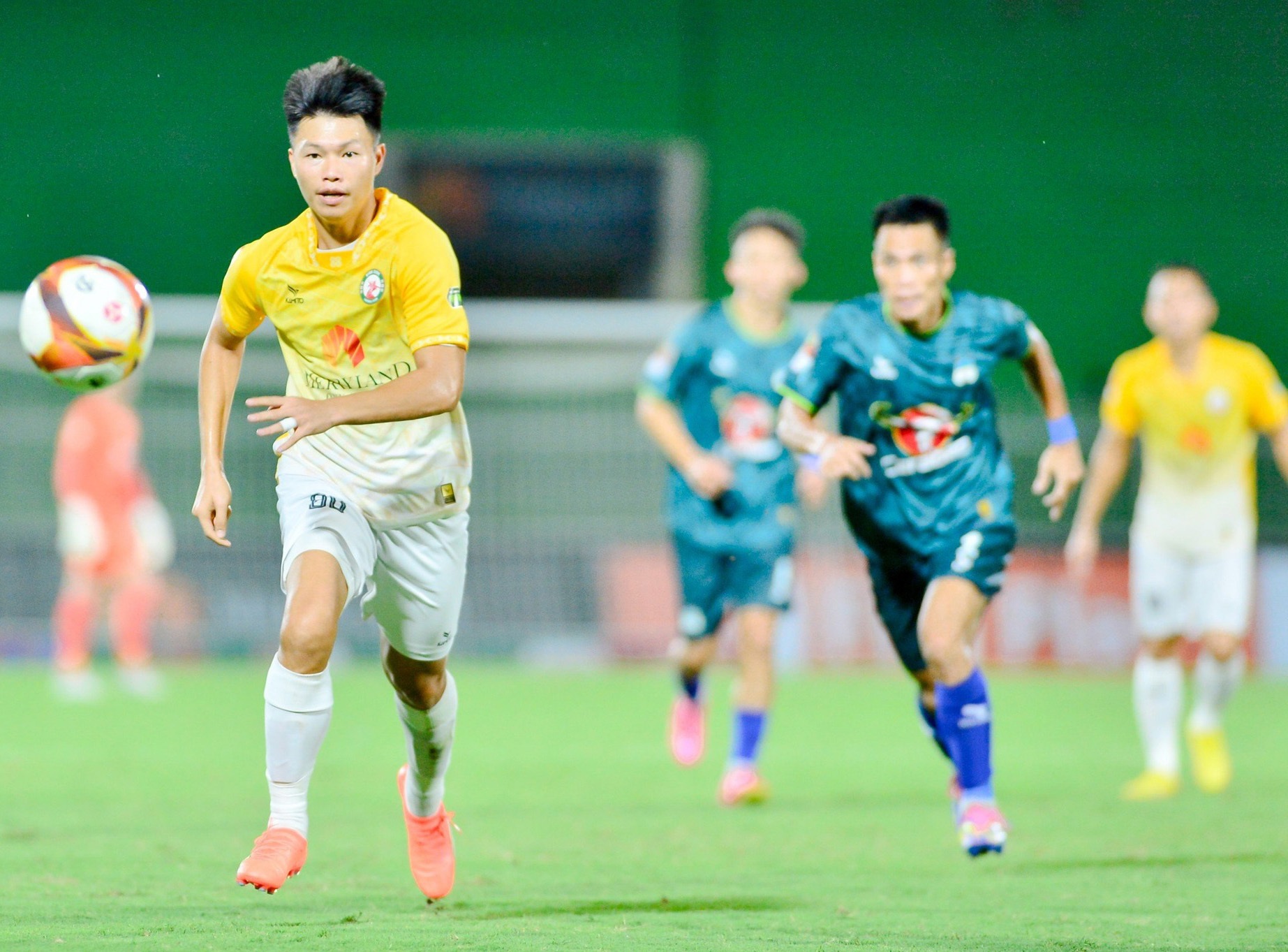 Hoang Anh Gia Lai kalah cepat dari Binh Dinh - 1 Hoàng Anh Gia Lai thua chóng vánh trước Bình Định - 1