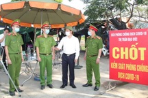 Khởi tố đối tượng cố tình điều khiển ô tô đi vào "luồng xanh"