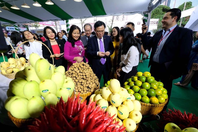 Đặc sản Đồng Tháp &quot;chinh phục&quot; người tiêu dùng Thủ đô - Ảnh 1.