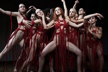 Nữ diễn viên “50 sắc thái” phải trị liệu tâm lý sau khi đóng phim kinh dị