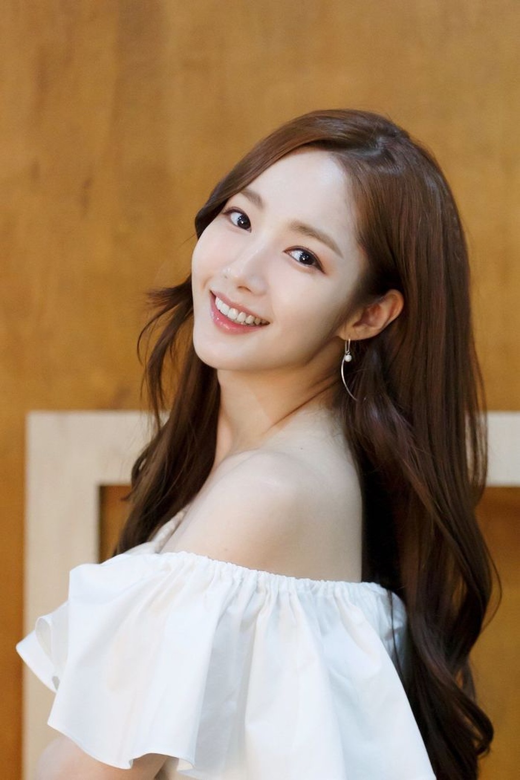 Giữa bão phản đối, thư ký Kim Park Min Young tuyên bố chia tay đại gia - 3 Giữa bão phản đối, thư ký Kim Park Min Young tuyên bố chia tay đại gia - 3