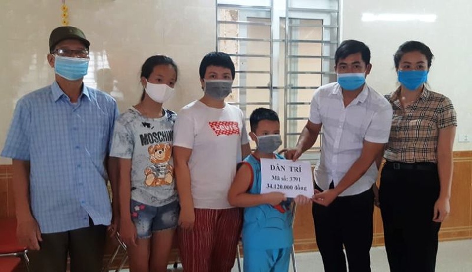 Bạn đọc tiếp tục giúp đỡ cô giáo bị ung thư hơn 30 triệu đồng - 1 Bạn đọc tiếp tục giúp đỡ cô giáo bị ung thư hơn 30 triệu đồng - 1