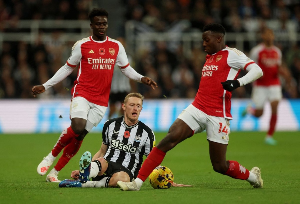 Arsenal gục ngã trên sân Newcastle - 1 Arsenal gục ngã trên sân Newcastle - 1