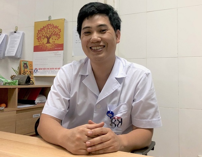 Thạc sĩ, Bác sĩ Thân Văn Thịnh tại phòng làm việc. Ảnh: Thùy An