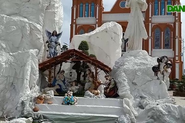 Dịch Covid-19 làm không khí Giáng sinh ở miền Tây  rơi vào cảnh vắng lặng