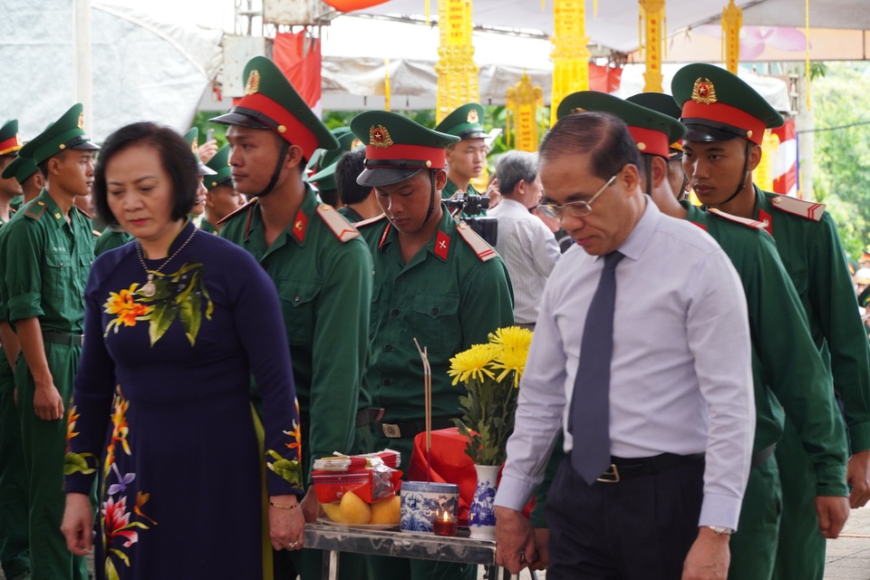 Truy điệu và an táng hài cốt các liệt sĩ tại Vị Xuyên - 12 Truy điệu và an táng hài cốt các liệt sĩ tại Vị Xuyên - 12