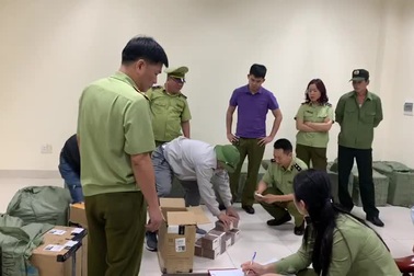 Bắt giữ vụ nhập lậu thuốc lá điện tử Trung Quốc "khủng" nhất trước đến nay