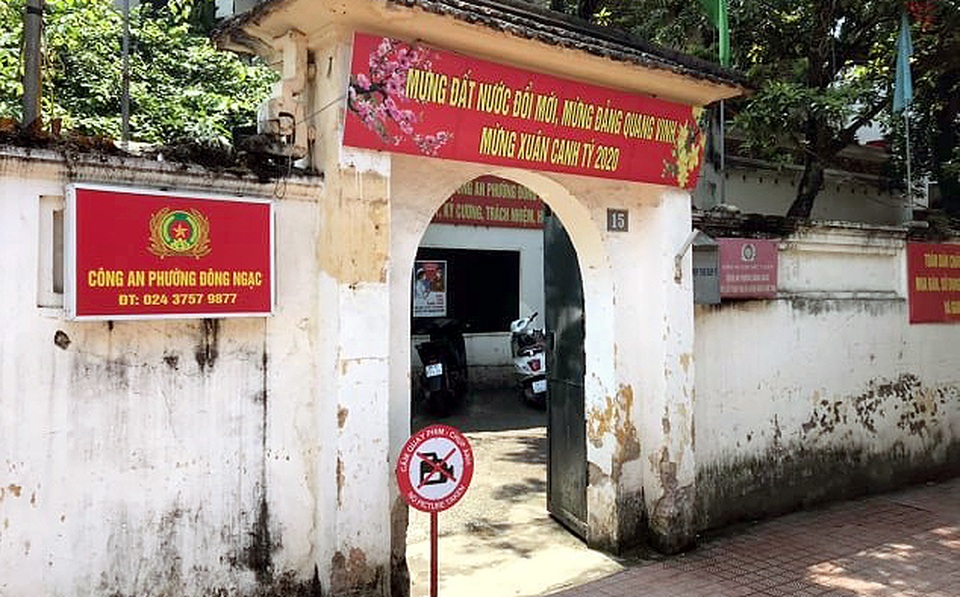 Hà Nội: Gỡ bỏ cách ly y tế trụ sở Công an phường Đông Ngạc - 1 Hà Nội: Gỡ bỏ cách ly y tế trụ sở Công an phường Đông Ngạc - 1