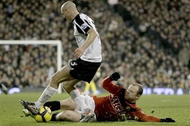 “Quỷ đỏ” lại gục ngã tại Craven Cottage