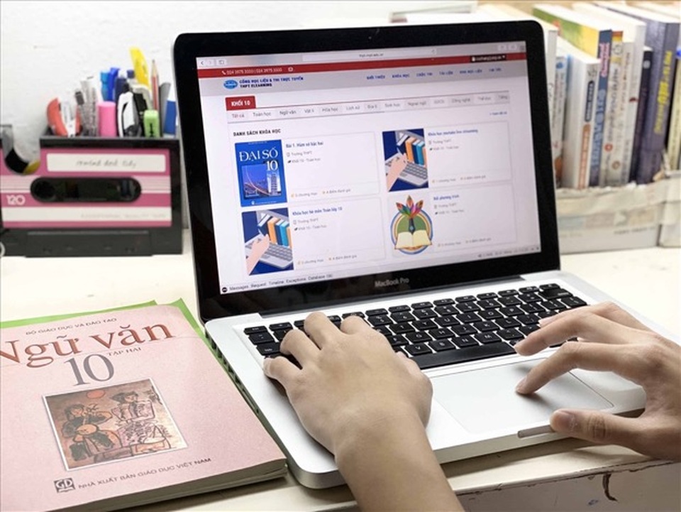 Ứng phó với Corona, trường học áp dụng nhiều hình thức dạy và học online - 2
