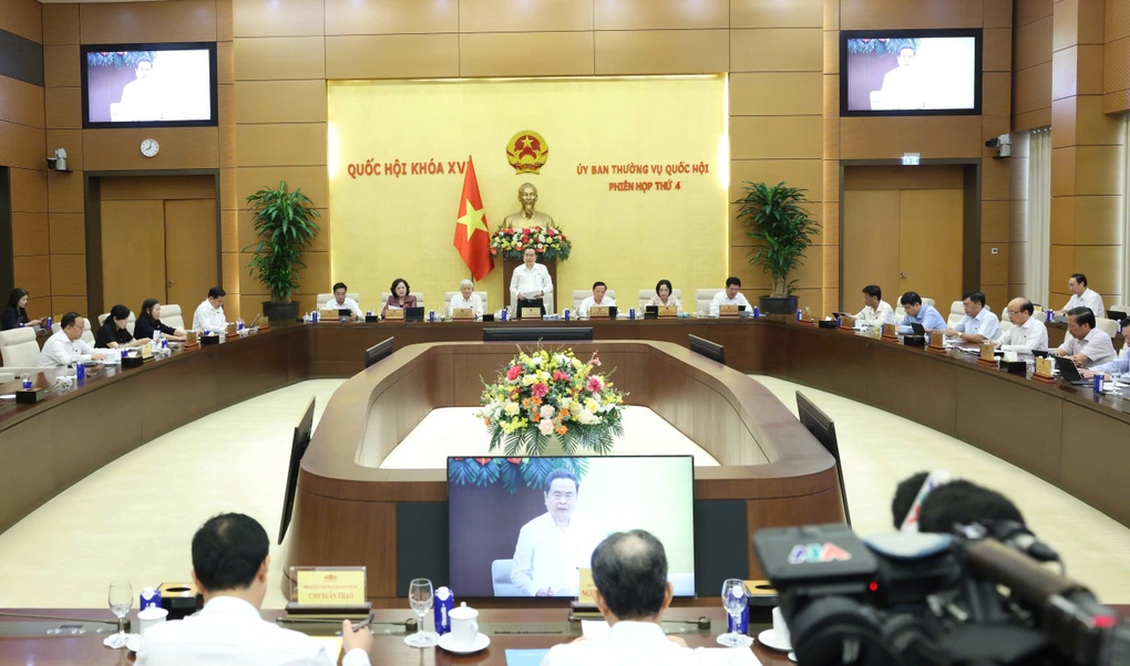 Kỳ họp không thường lệ của Quốc hội sẽ xử lý ngay những vấn đề cấp bách - 2 Kỳ họp không thường lệ của Quốc hội sẽ xử lý ngay những vấn đề cấp bách - 2