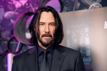 Keanu Reeves đấu giá cuộc hẹn 15 phút đạt mức... 16.600 USD