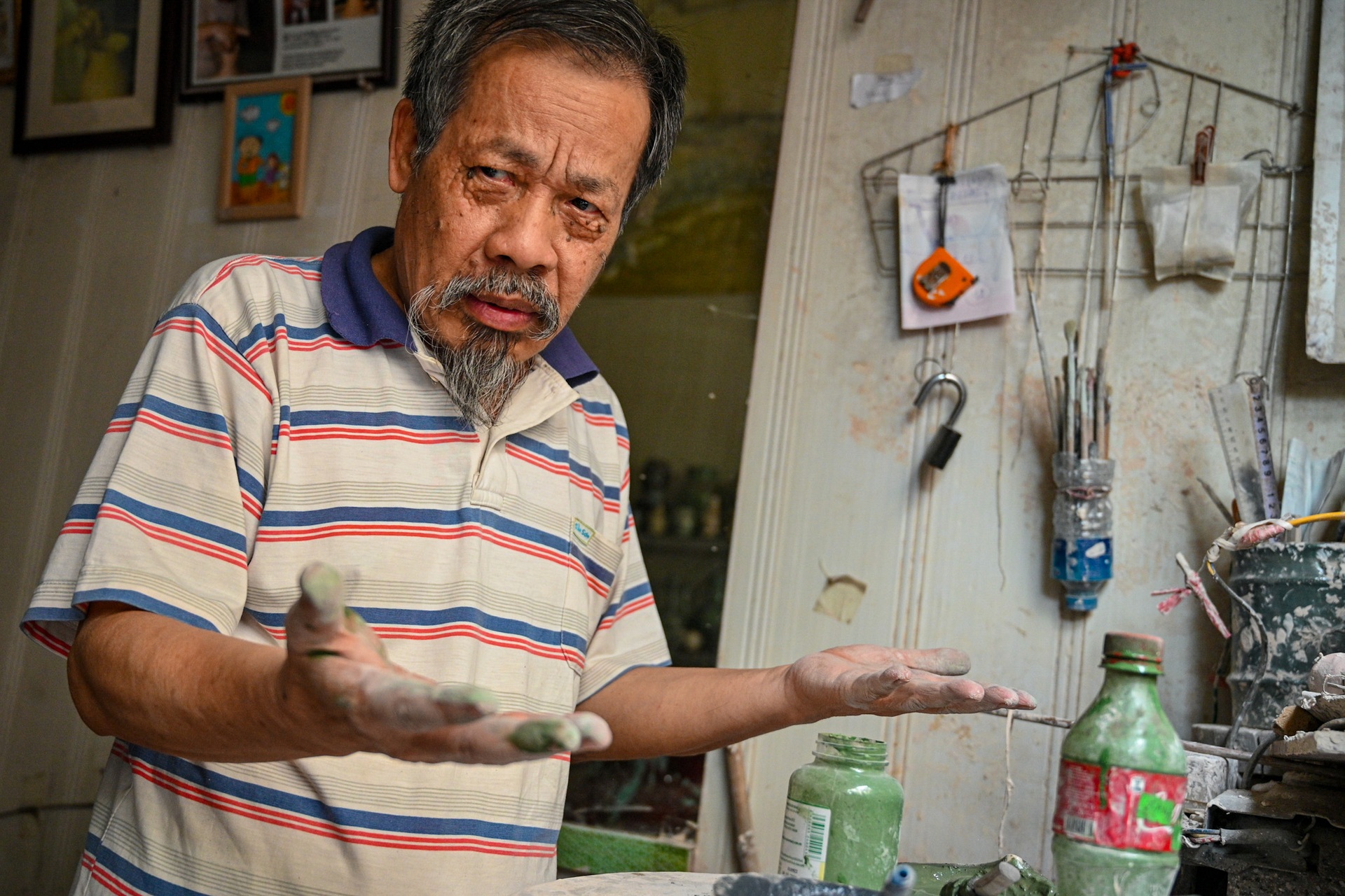 Nghệ nhân 50 năm giữ lửa nghề truyền thống gốm Bát Tràng - 7