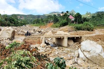 Dùng trí tuệ nhân tạo giám sát lũ quét, sạt lở ở miền Trung?