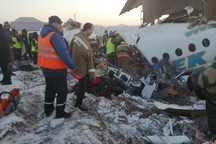 Máy bay chở 100 người rơi tại Kazakhstan