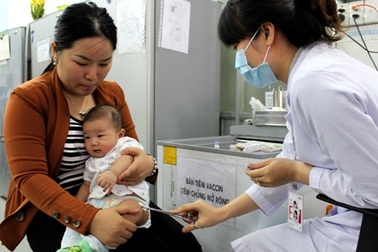 TPHCM tạm thời bị gián đoạn vắc xin dịch vụ 5 trong 1