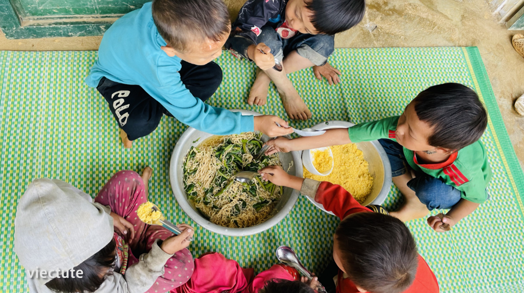 VBank thắp sáng con chữ trên các điểm trường vùng cao - 2 VBank thắp sáng con chữ trên các điểm trường vùng cao - 2